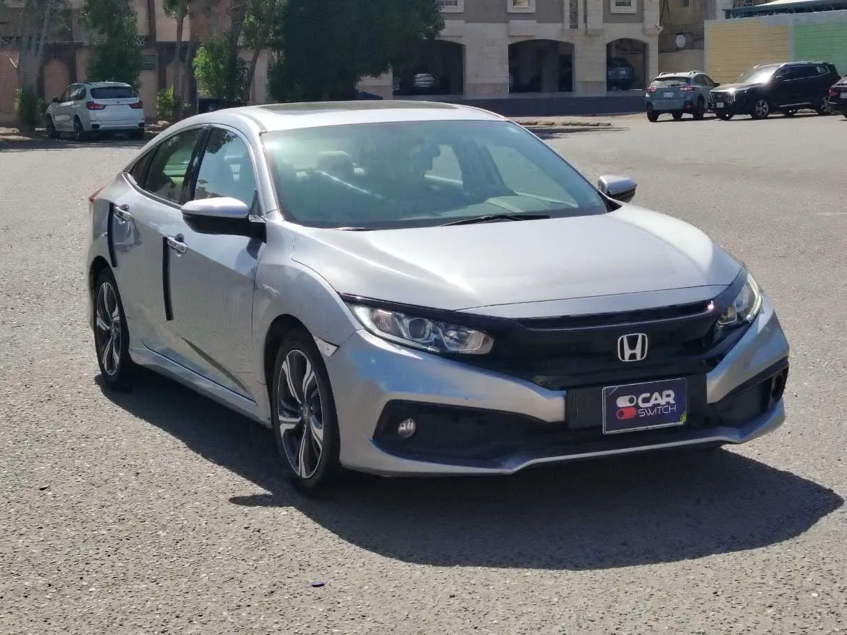 Car image 3