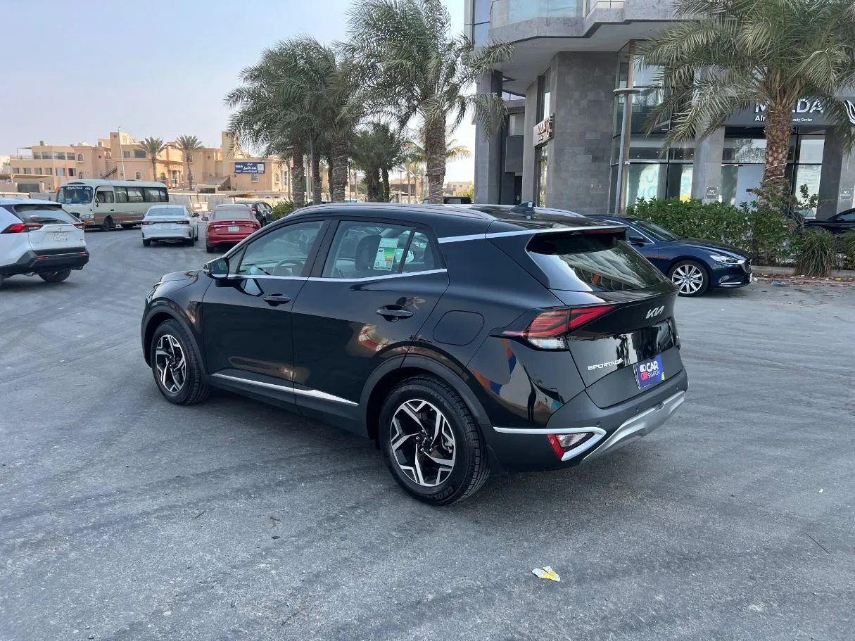 Car image 7
