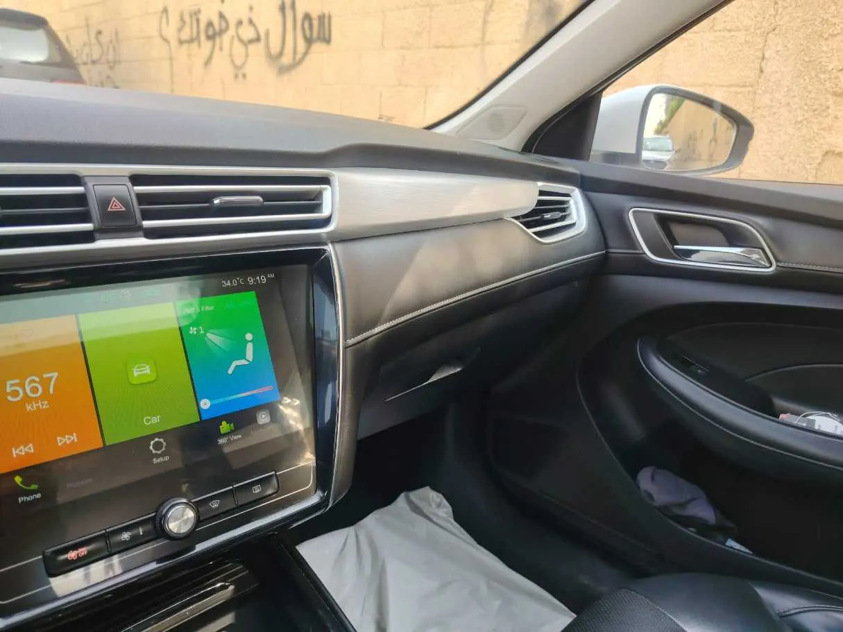 Car image 27