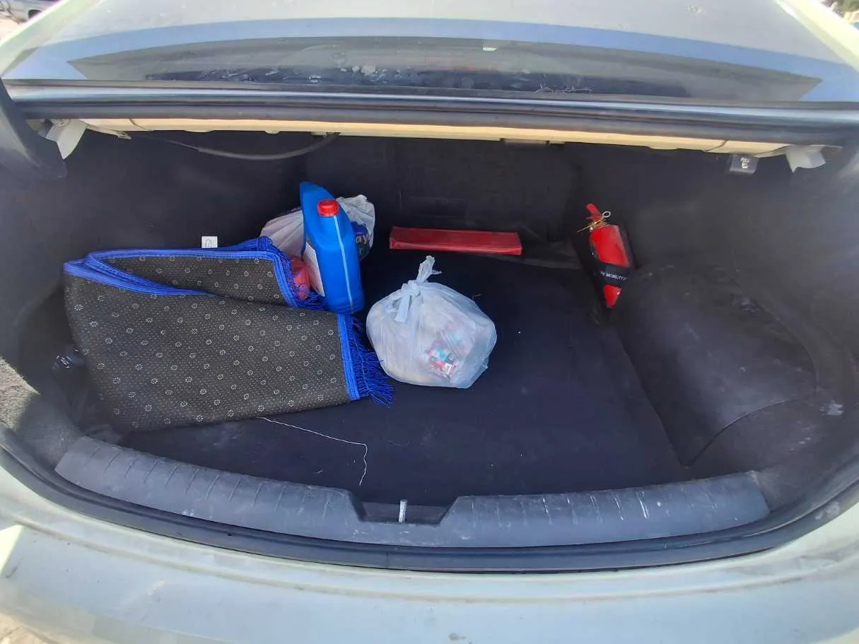 Car image 8