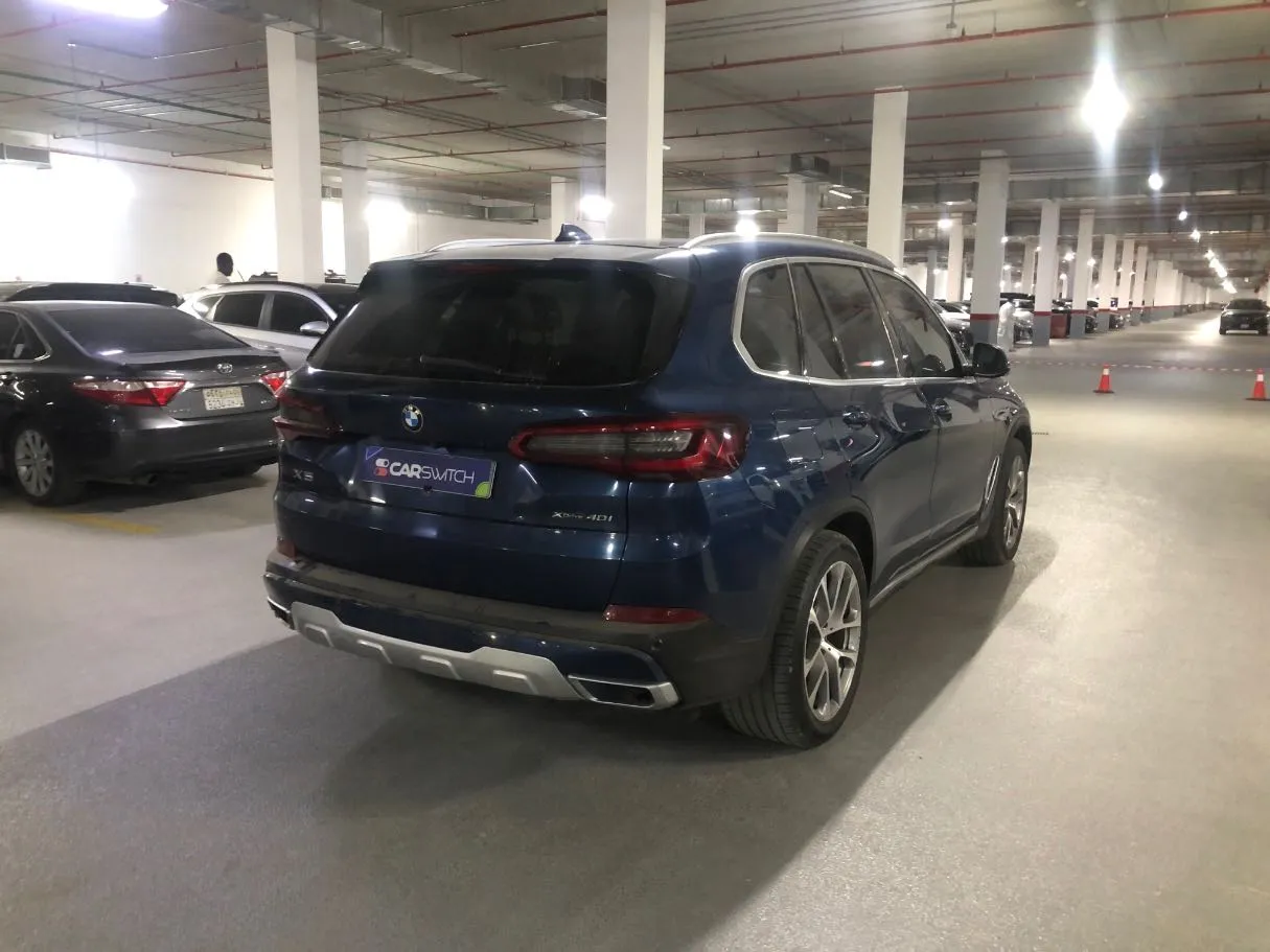 Car image 5