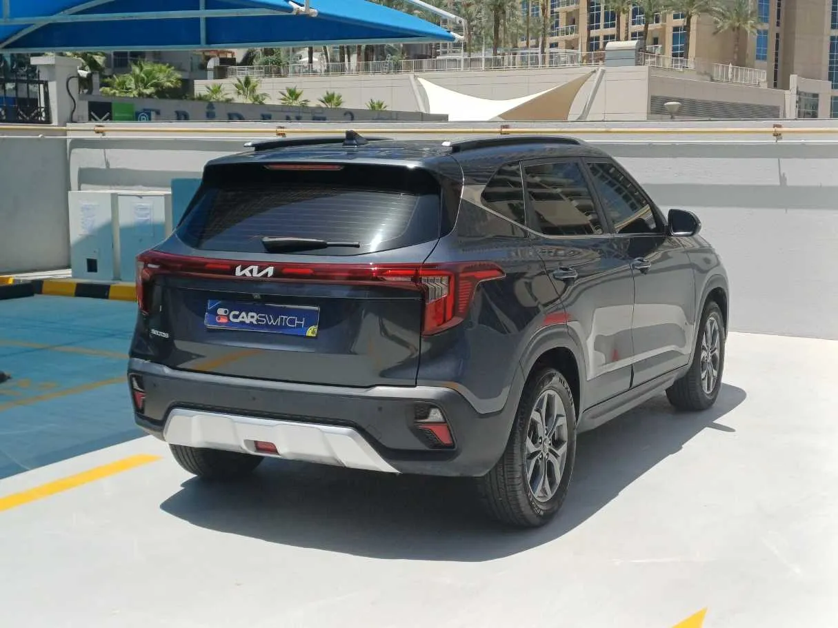 Car image 5