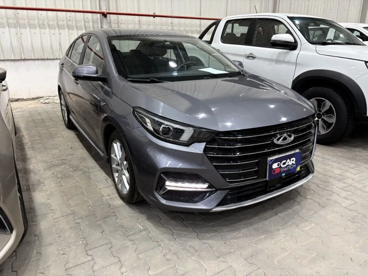 Car image 3