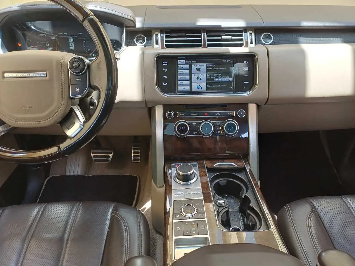 Car image 16