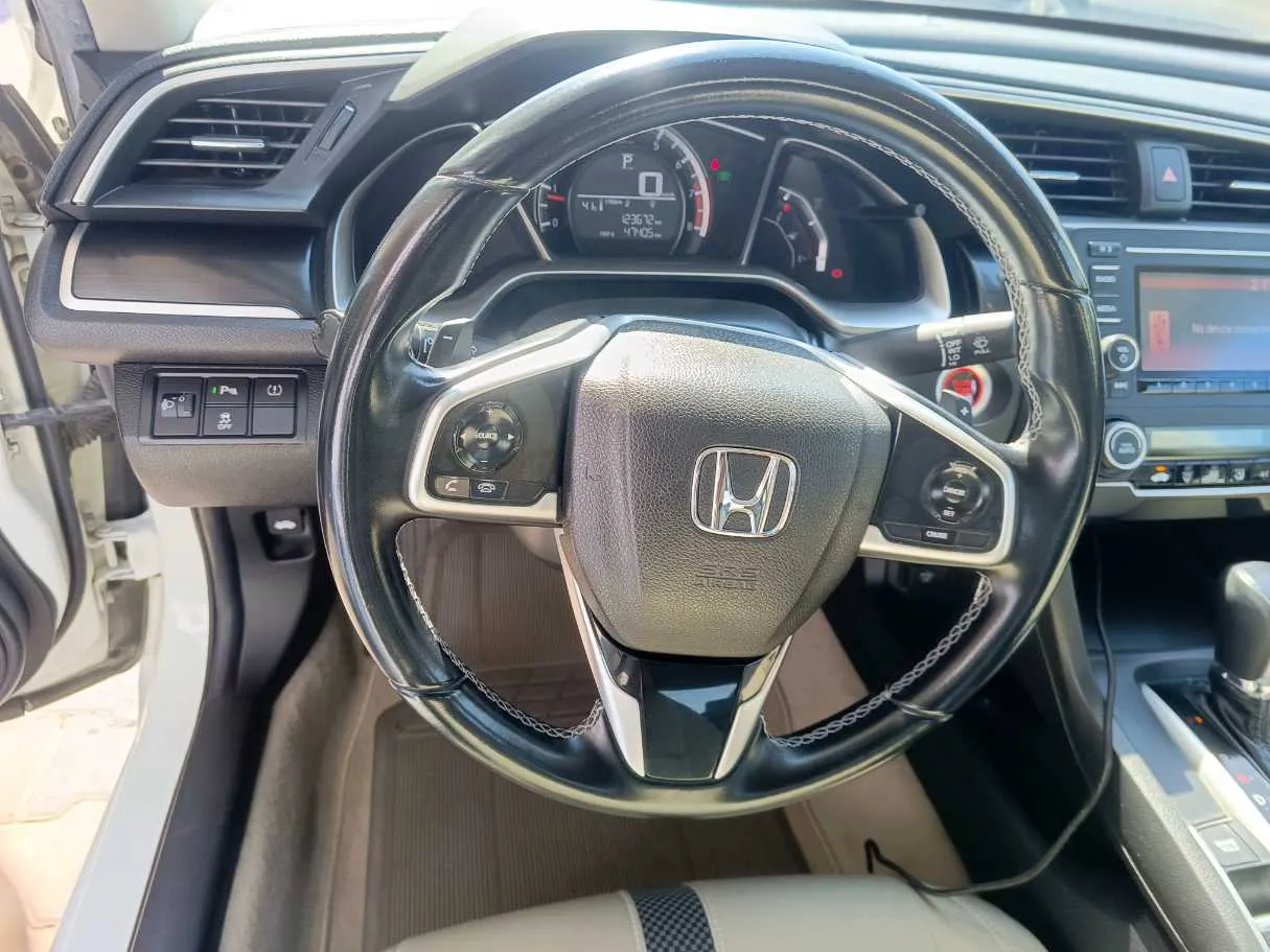 Car image 21