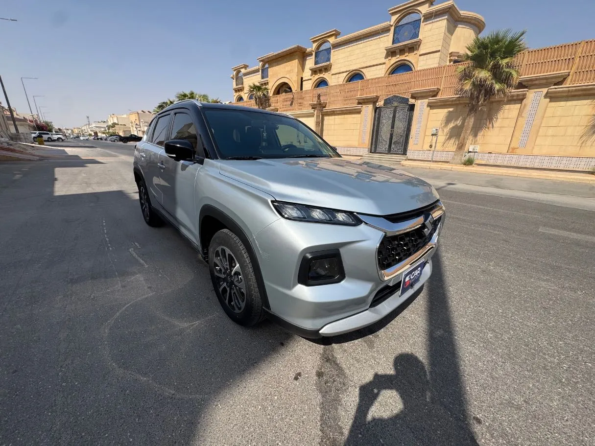 Car image 3