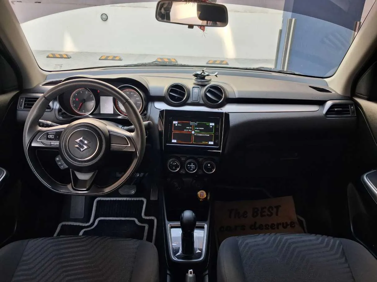 Car image 15