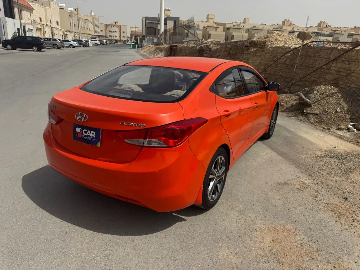 Car image 5