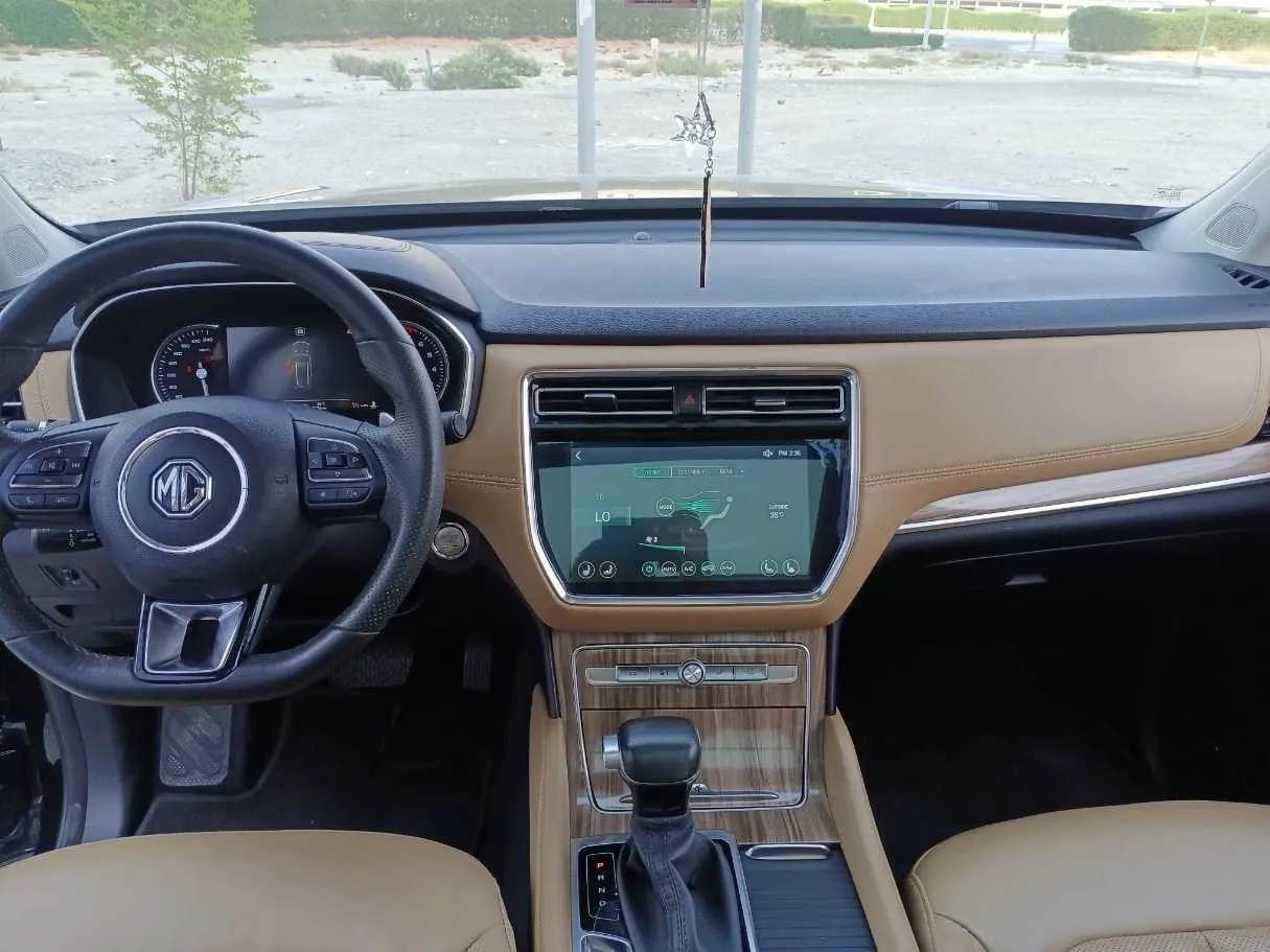 Car image 17