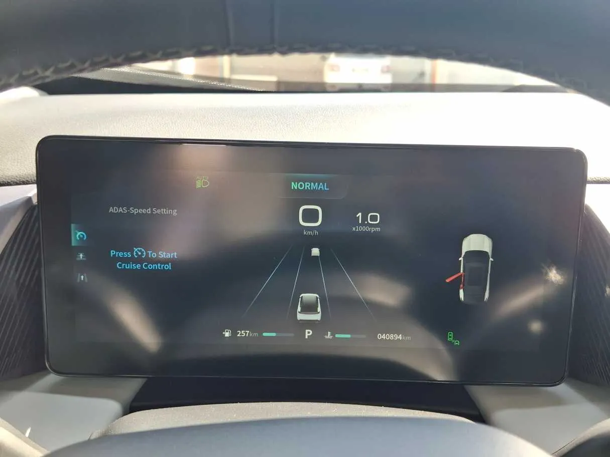 Car image 17