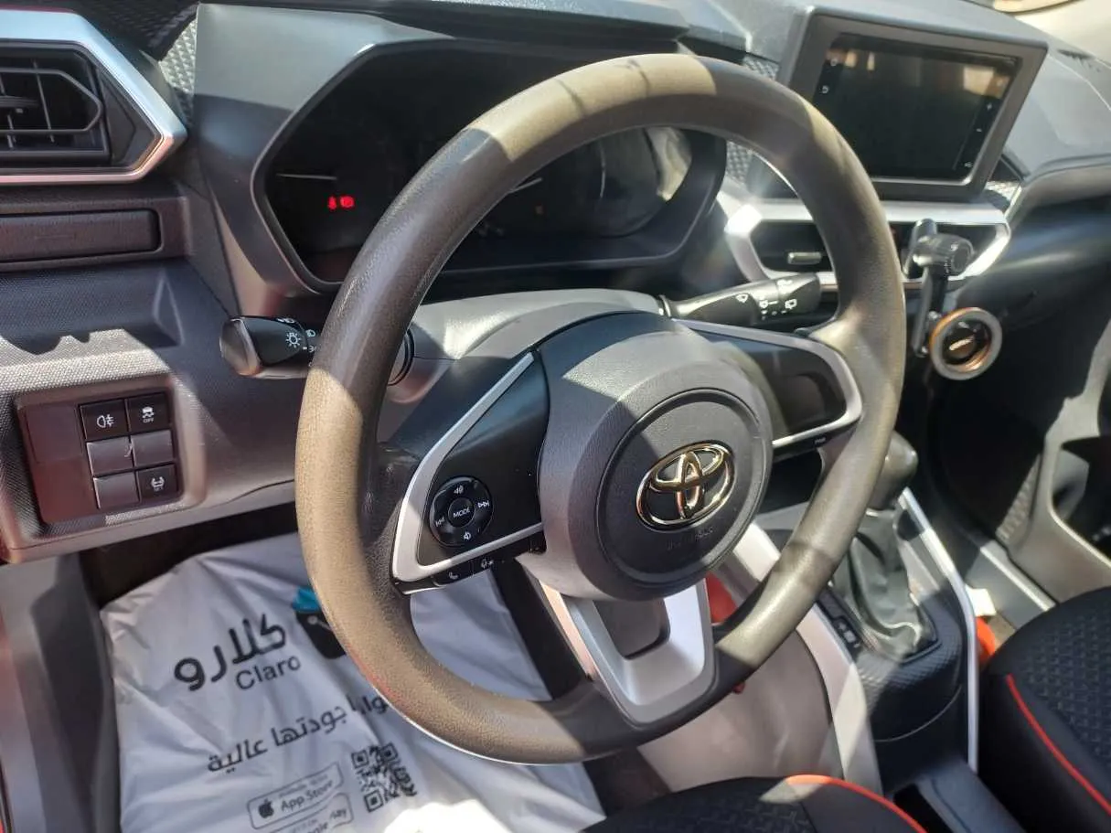 Car image 18