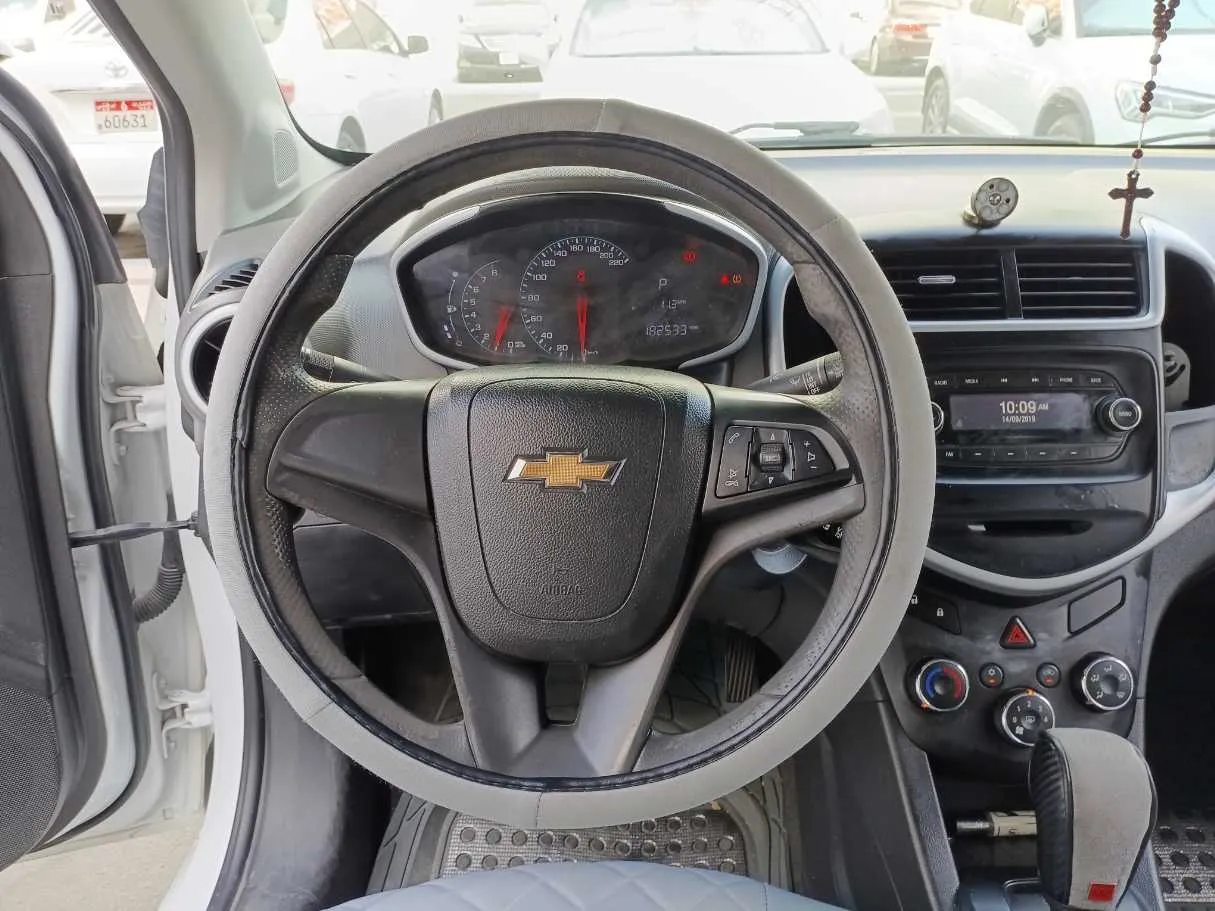 Car image 17
