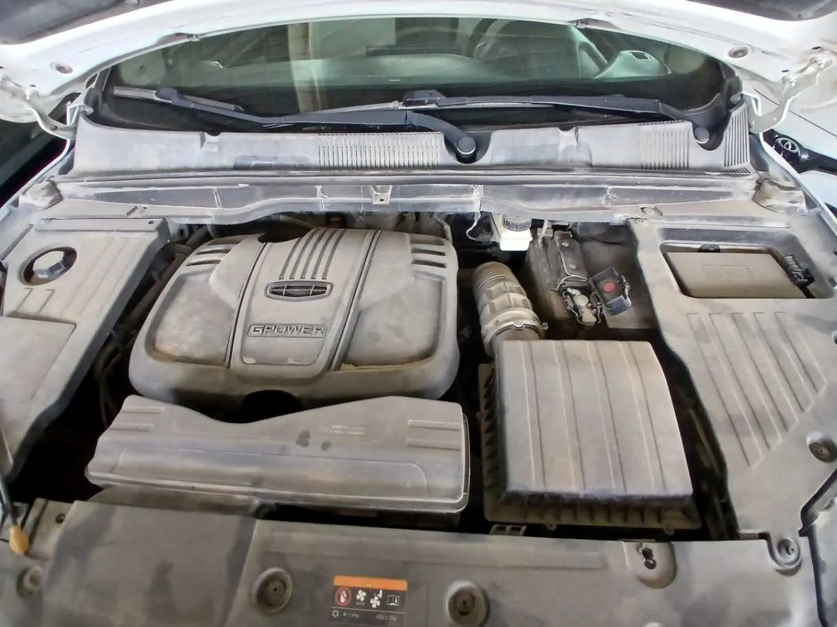 Car image 16