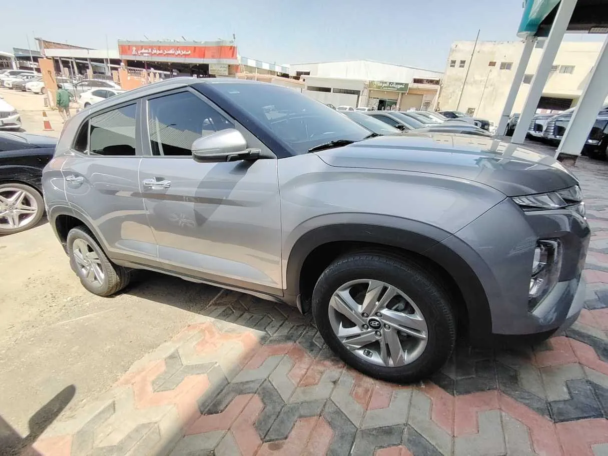 Car image 3