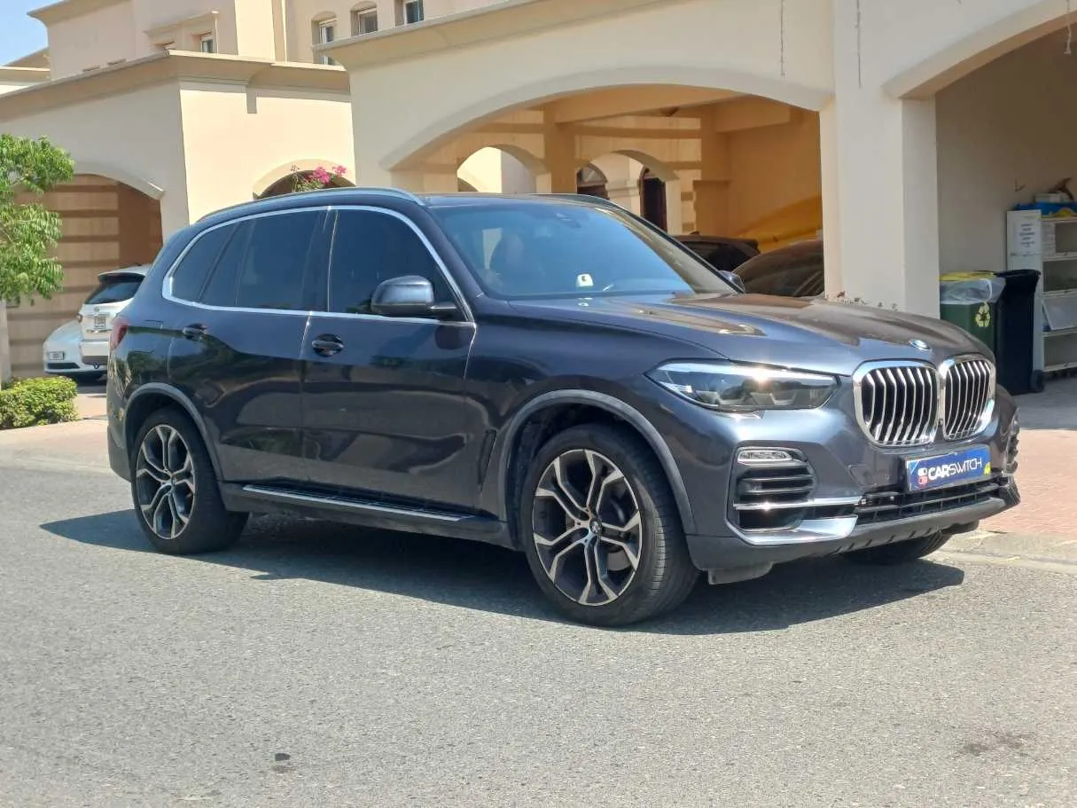 Car image 3