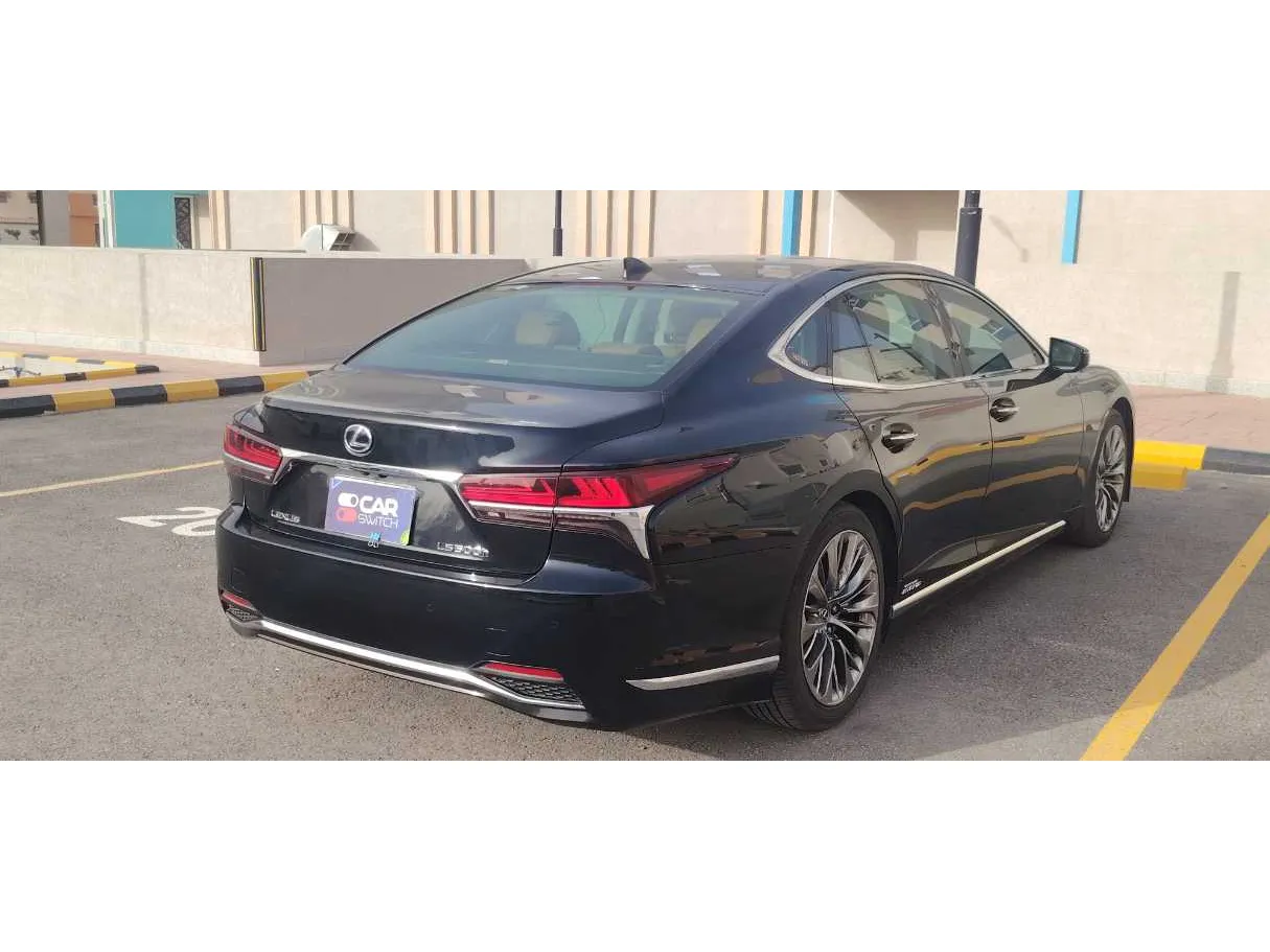 Car image 5