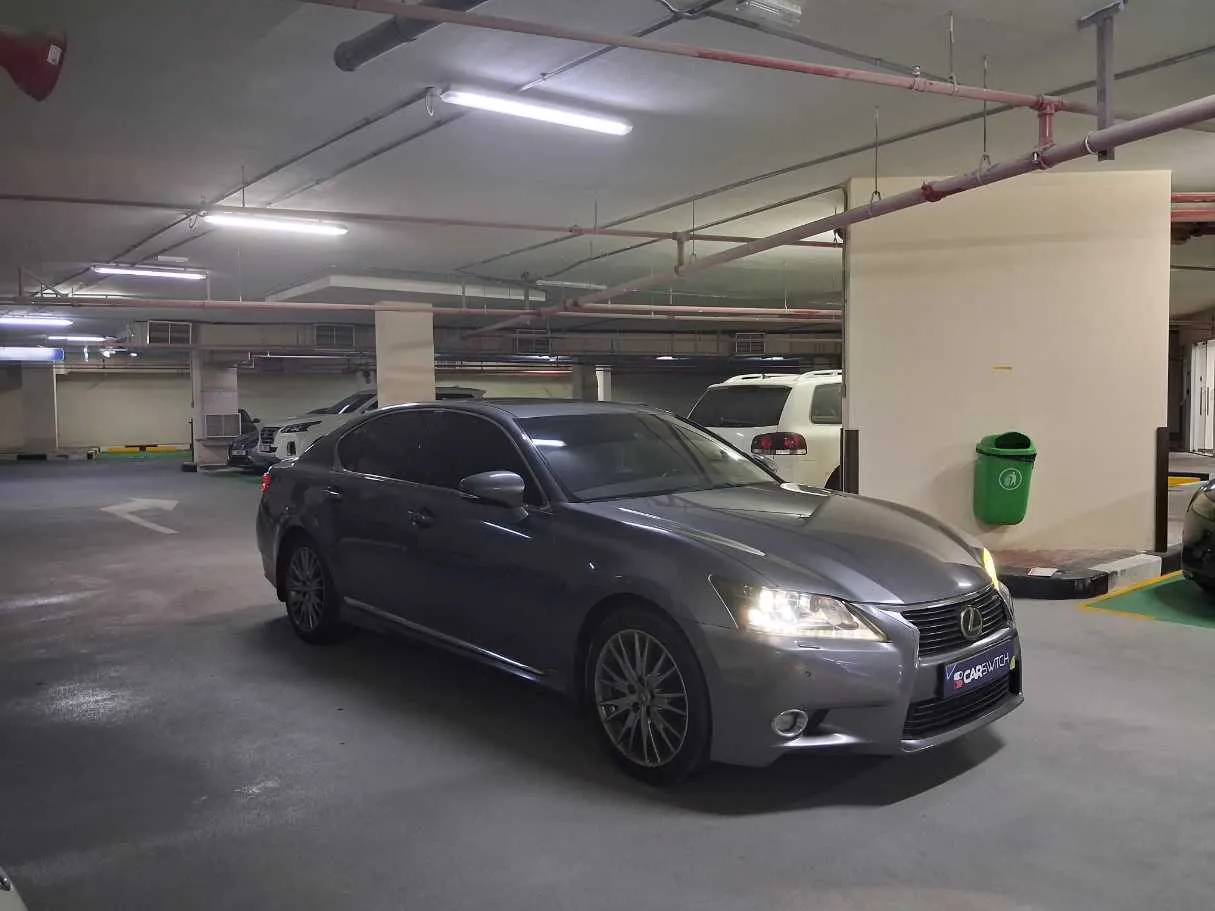 Car image 3