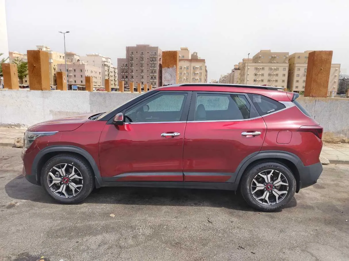 Car image 8