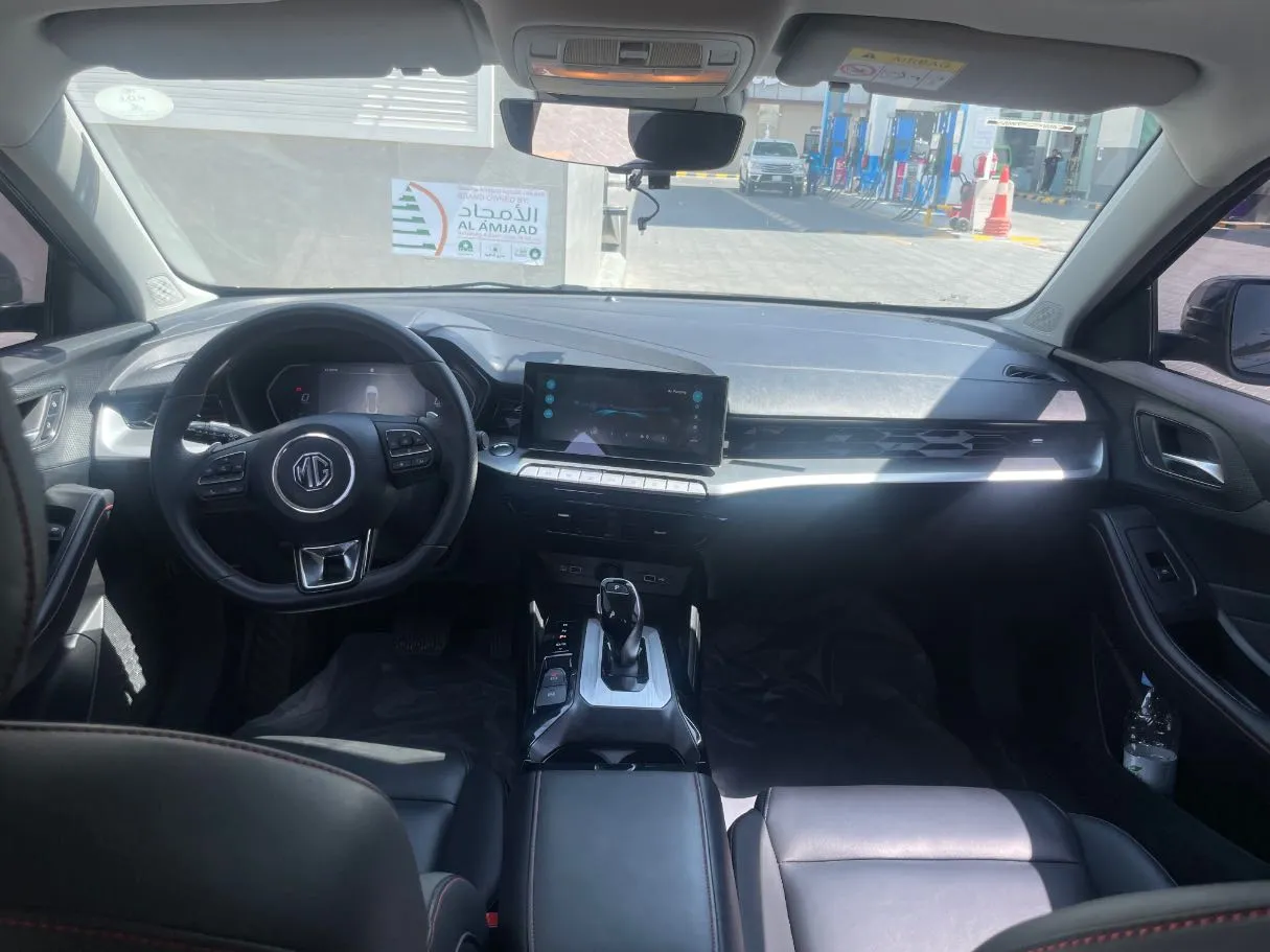 Car image 18