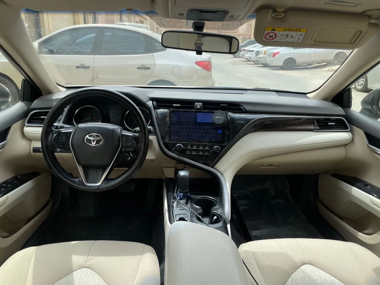 Car image 17