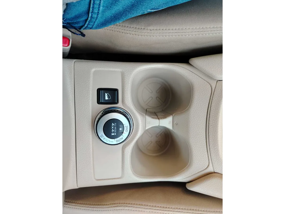 Car image 24