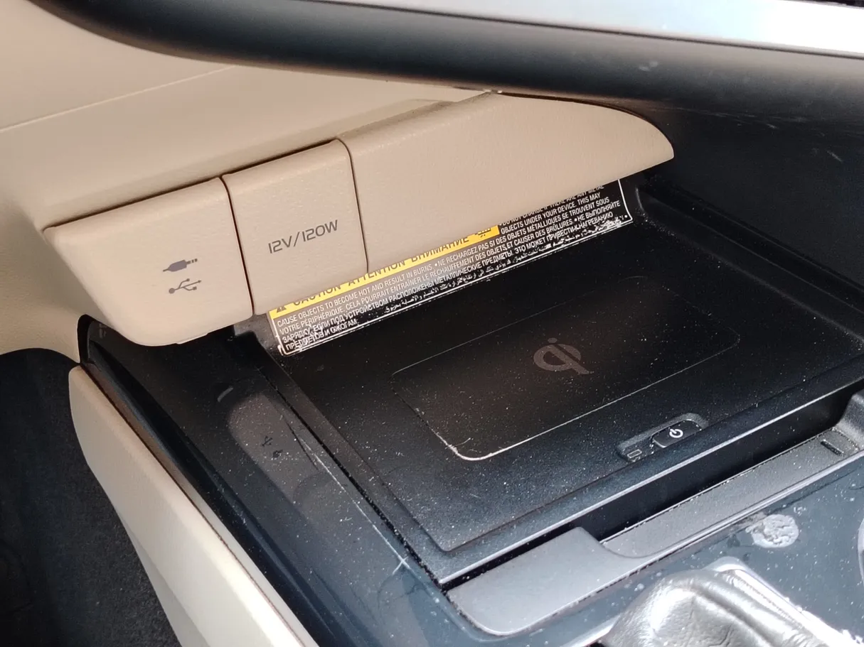 Car image 30