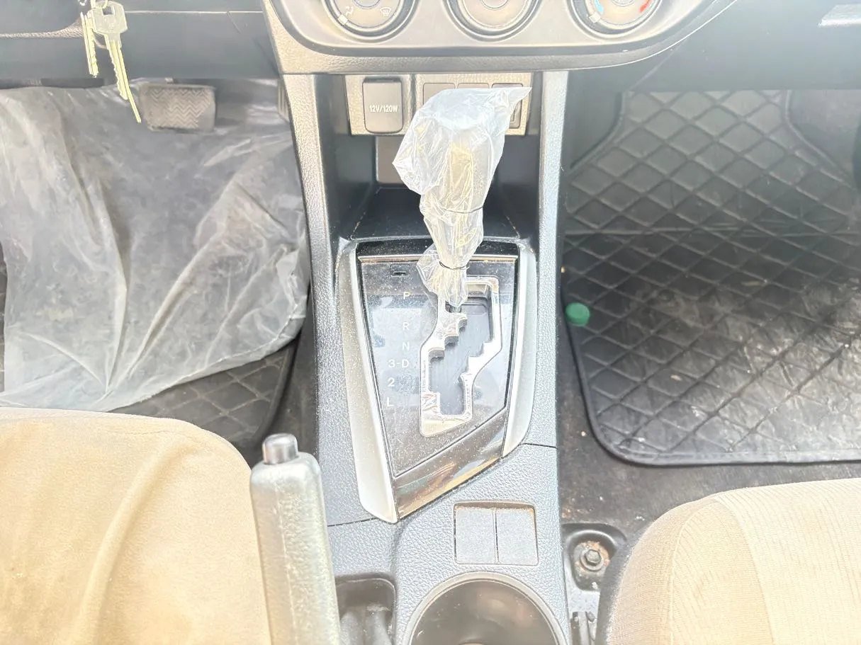 Car image 19