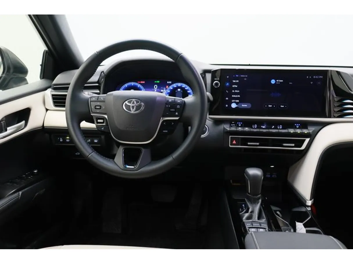 Car image 15