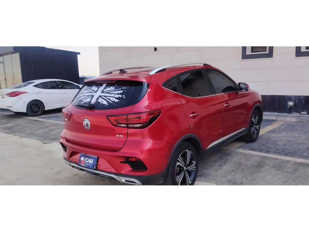 Car image 5