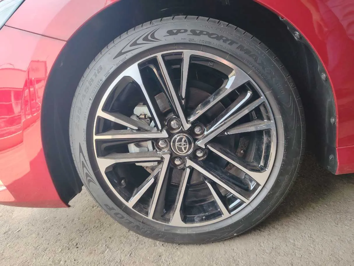 Car image 10