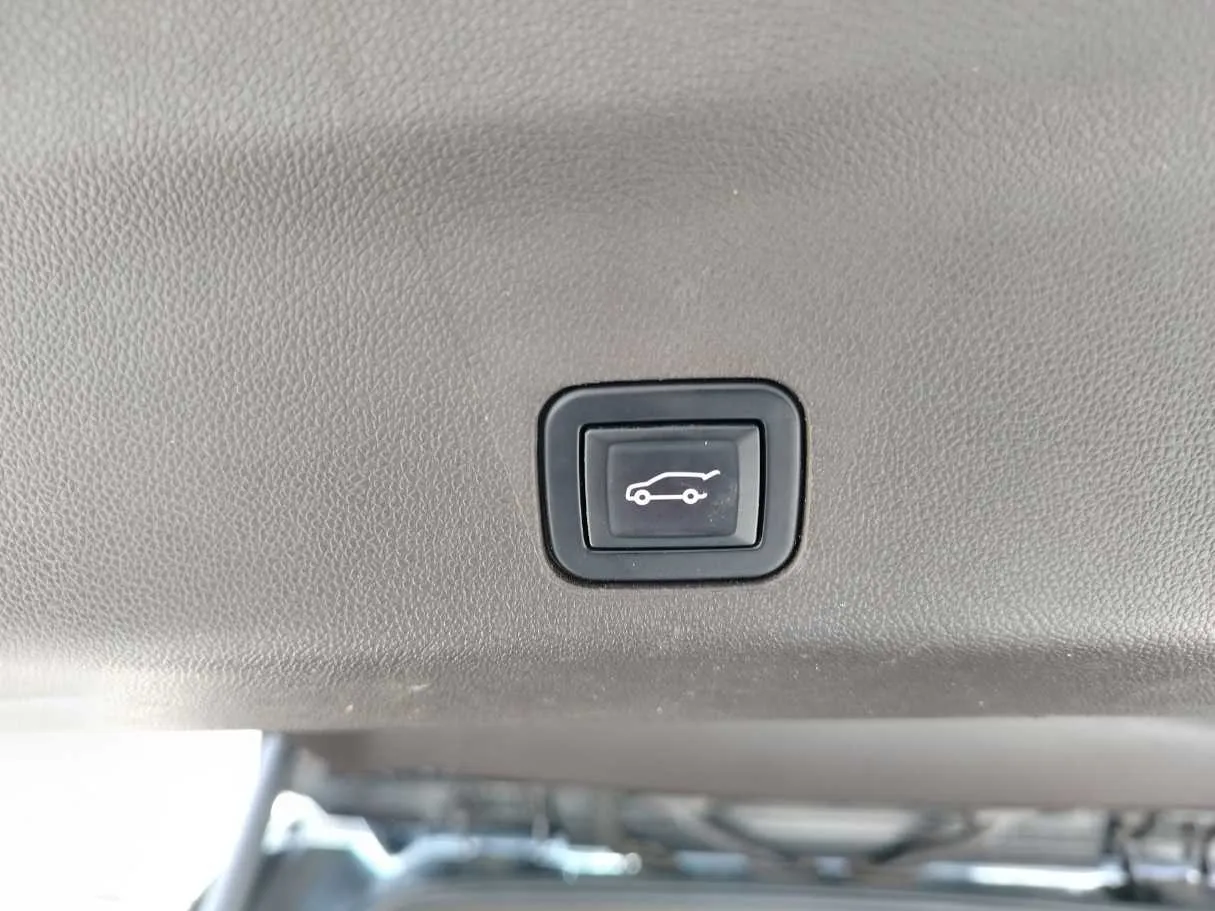 Car image 33
