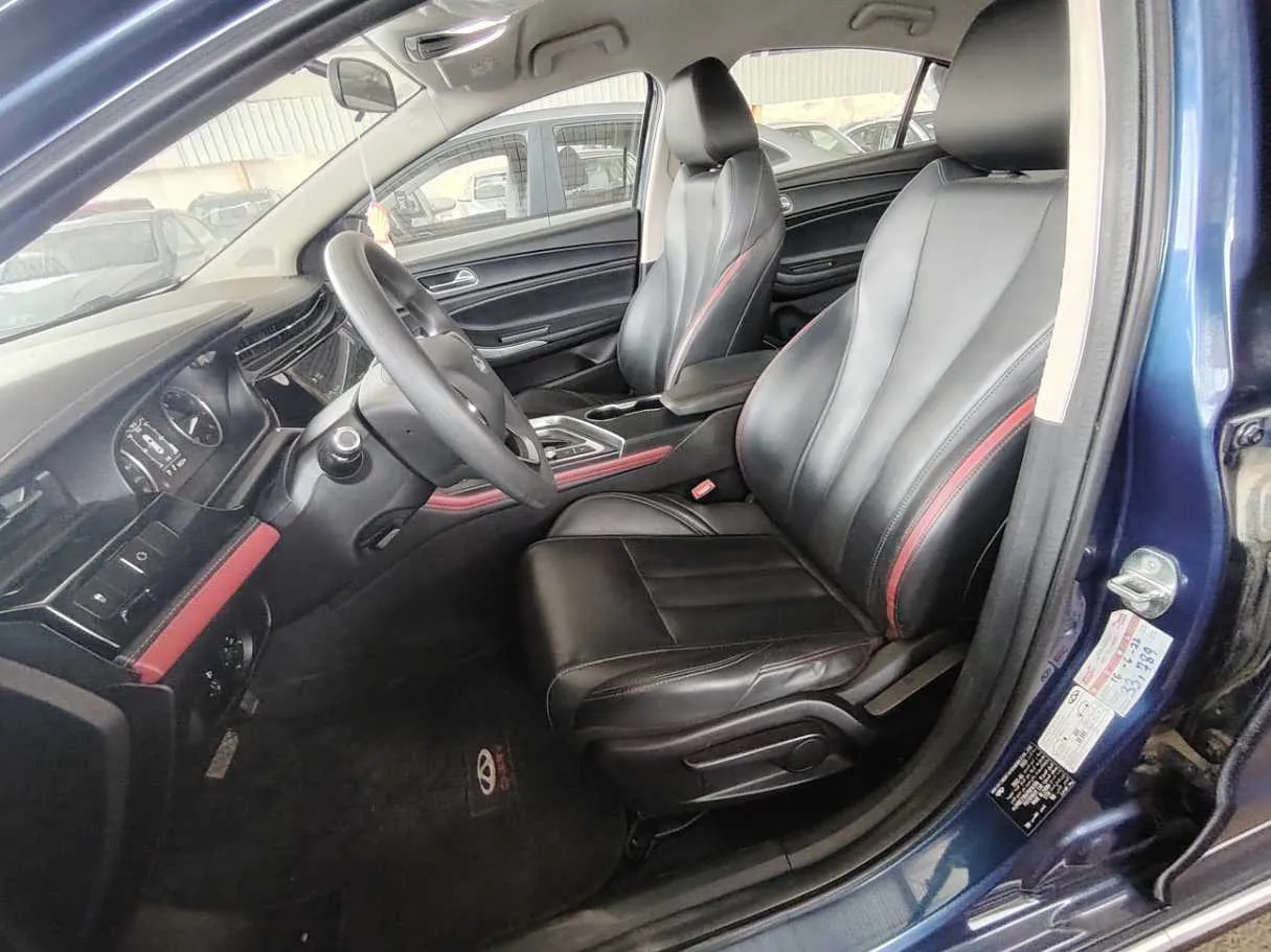 Car image 13