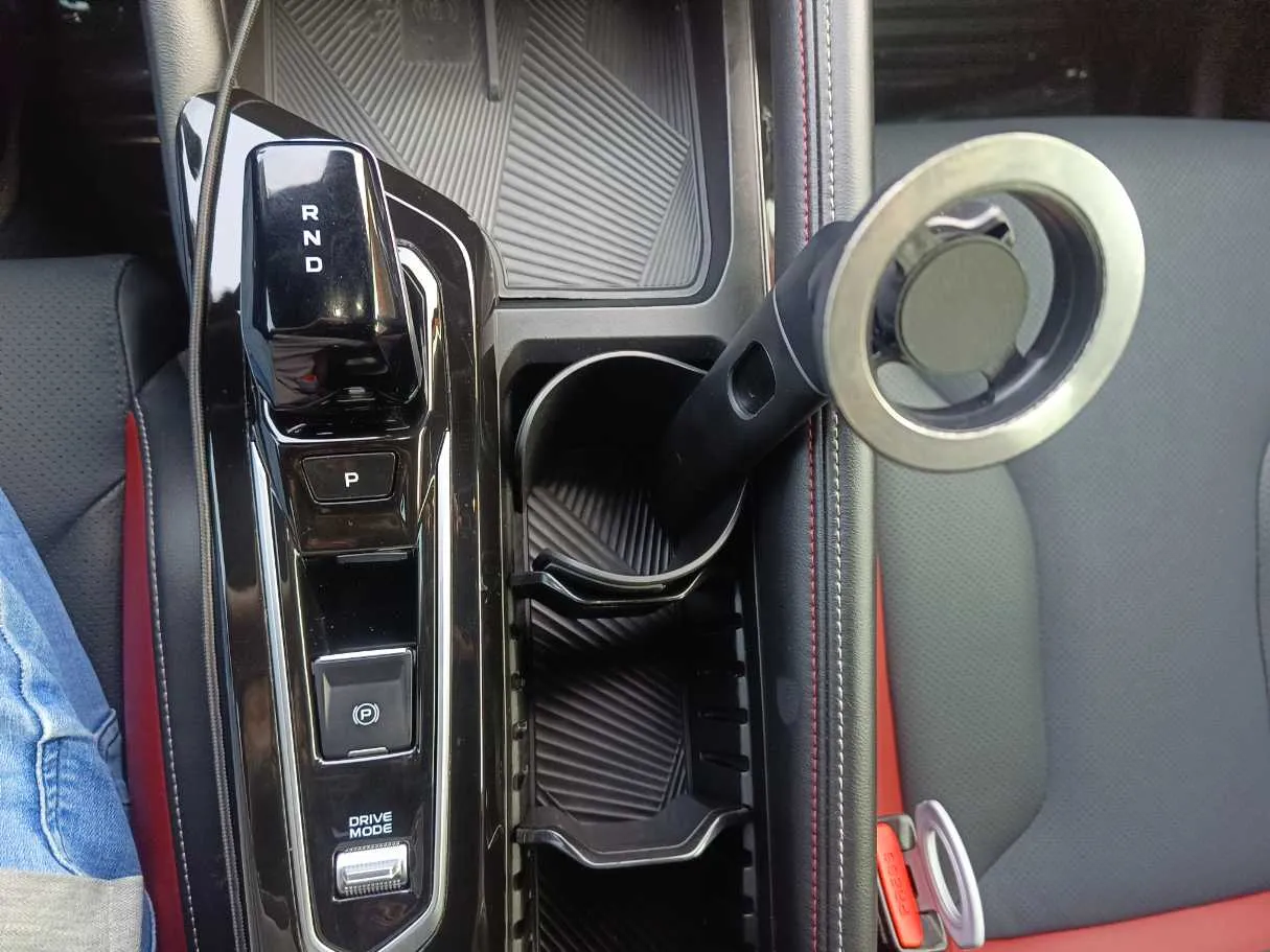 Car image 24