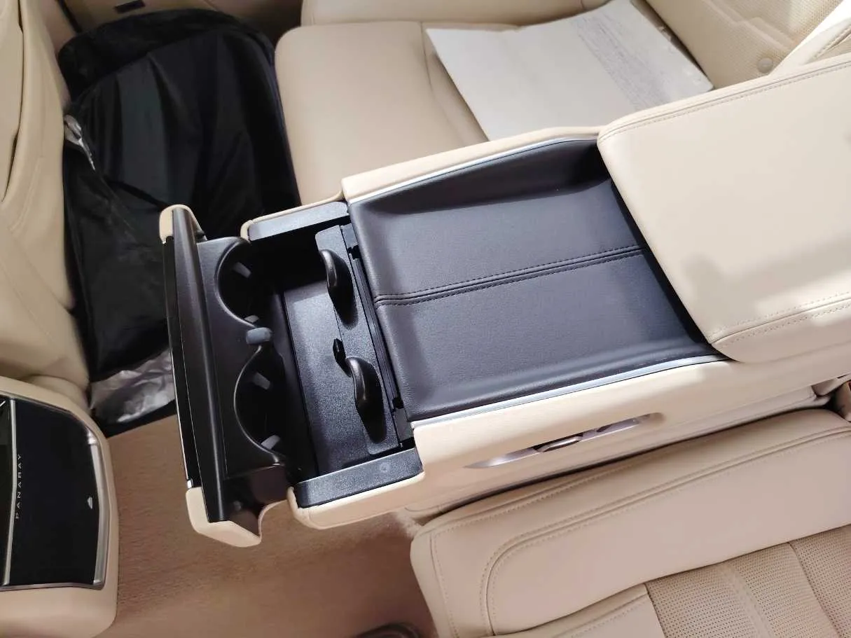 Car image 31