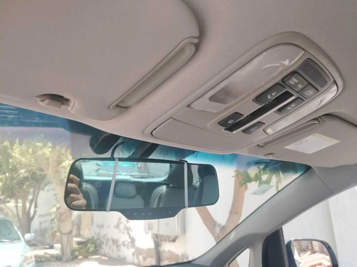 Car image 38