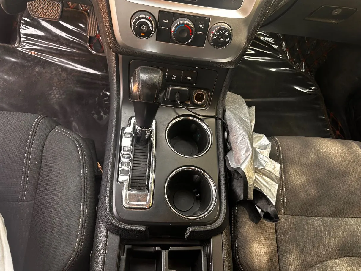 Car image 17