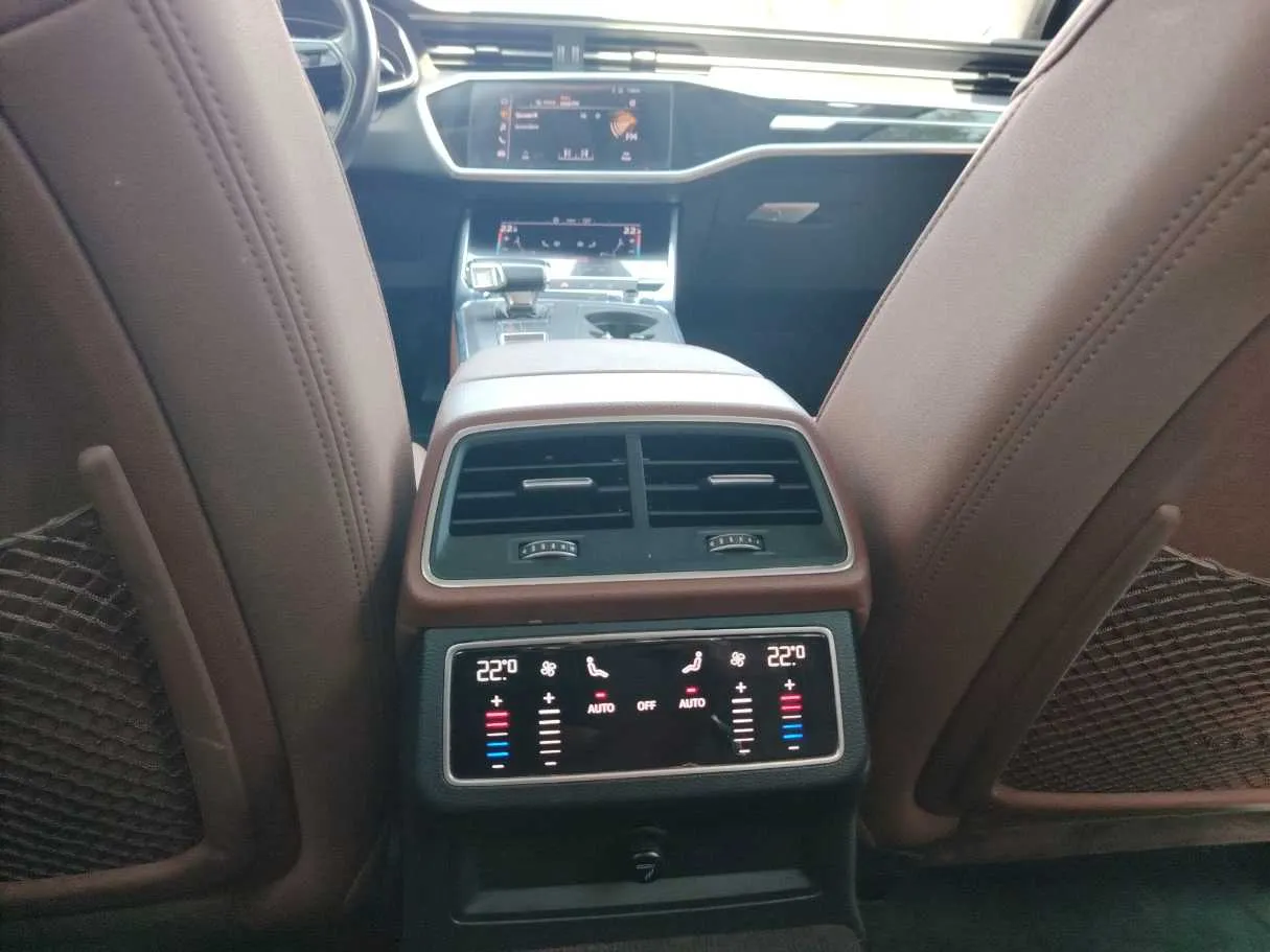 Car image 34