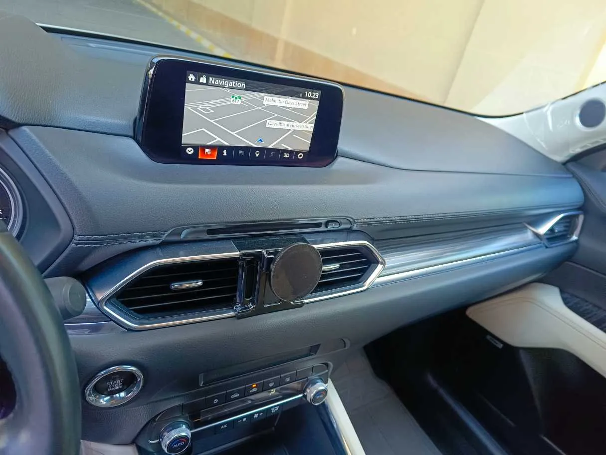 Car image 27