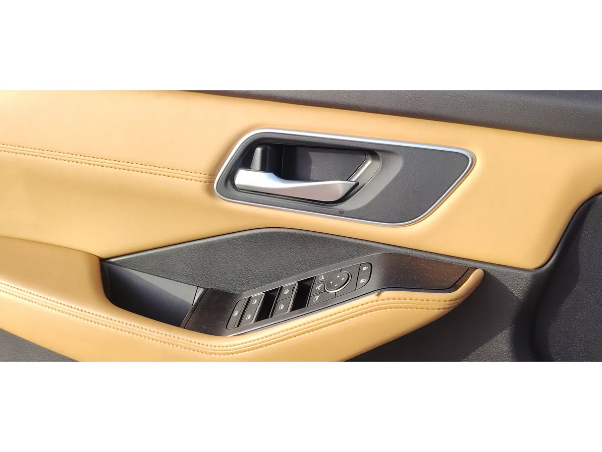 Car image 32
