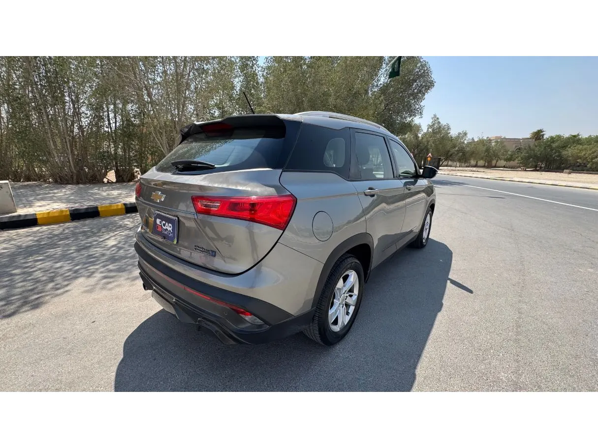 Car image 5