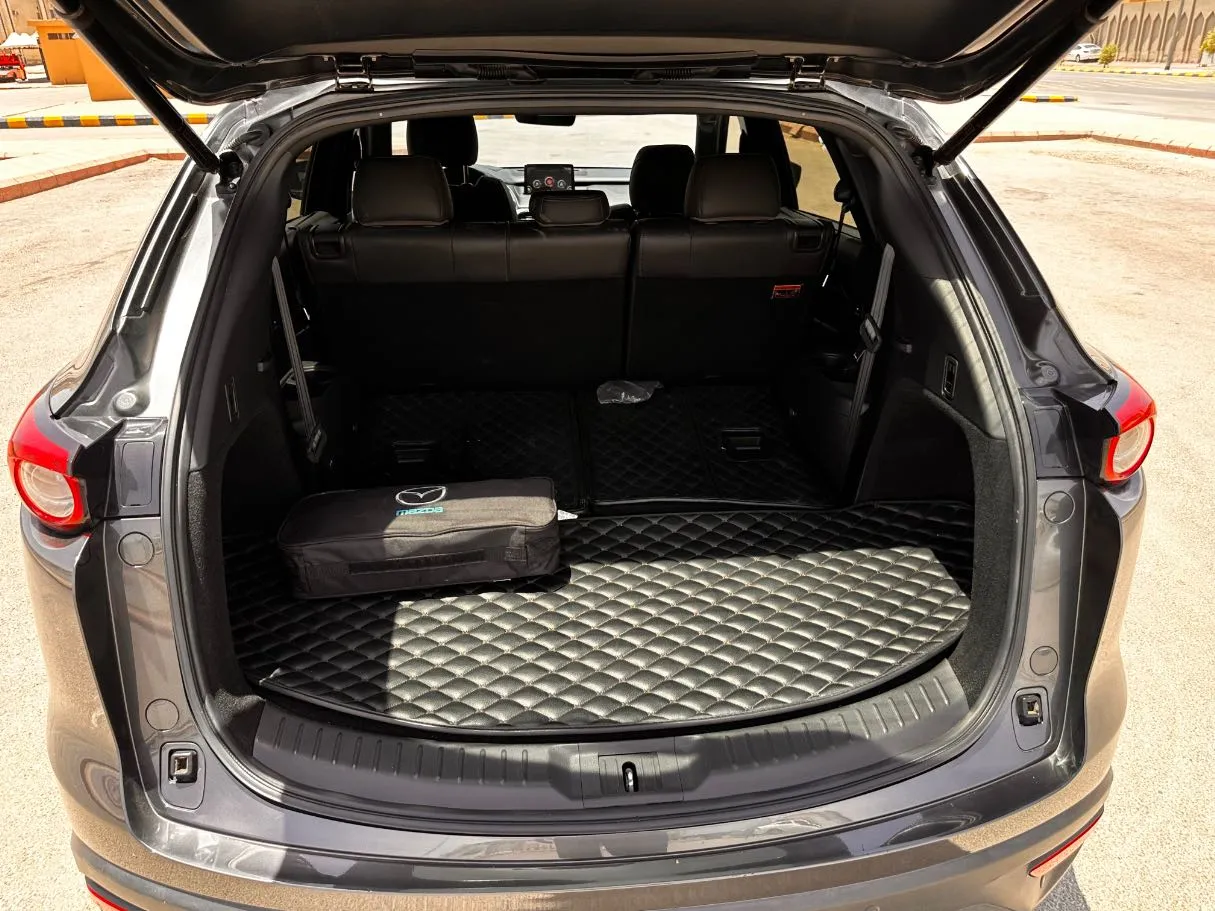 Car image 21