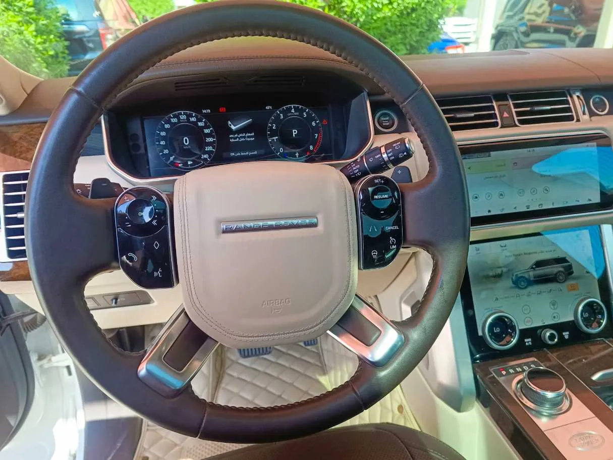 Car image 30