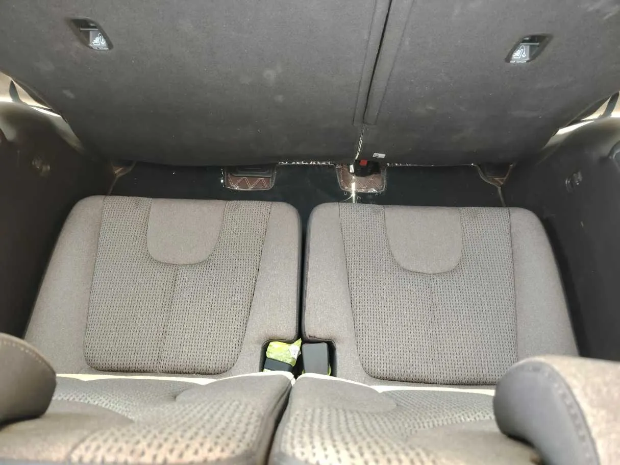 Car image 38