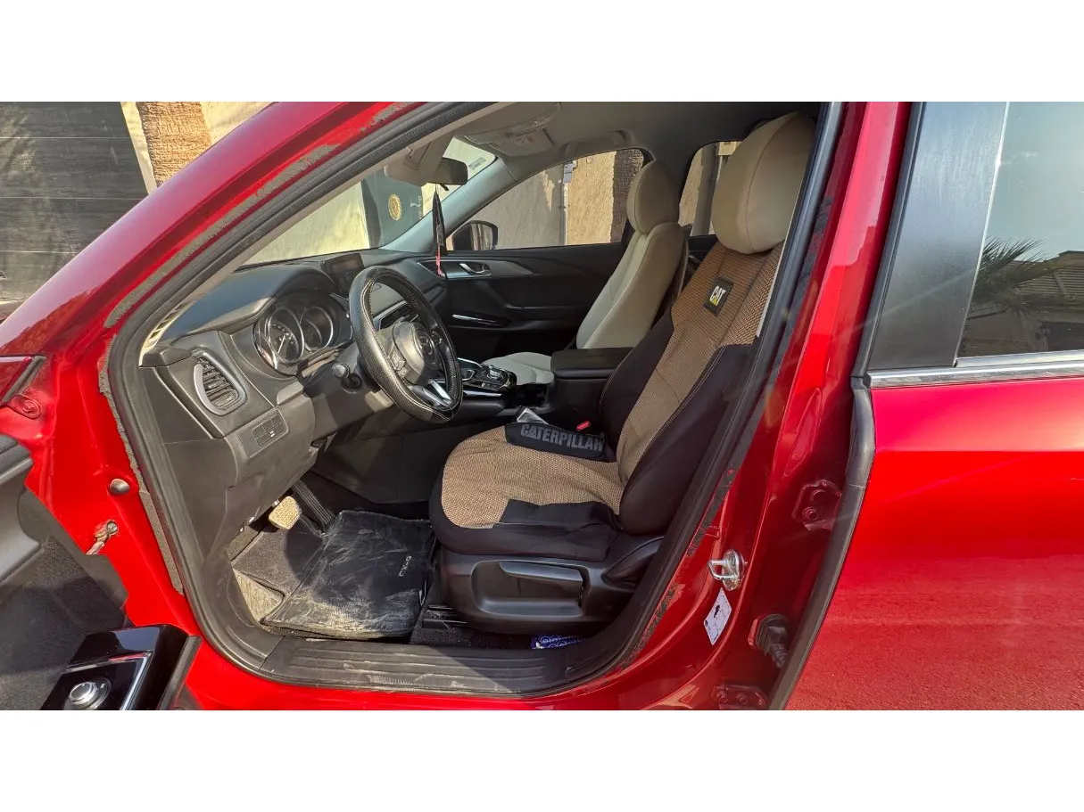 Car image 10