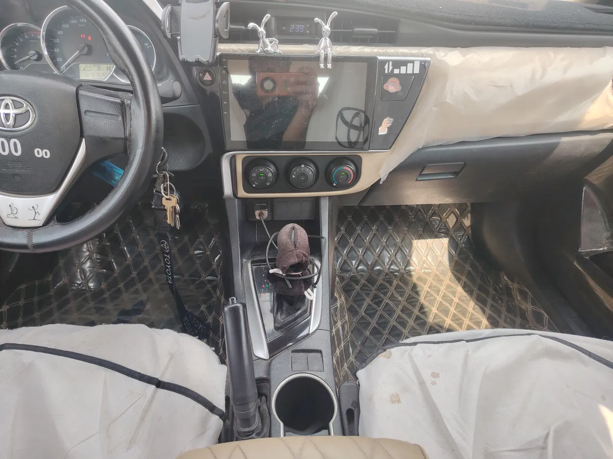 Car image 18