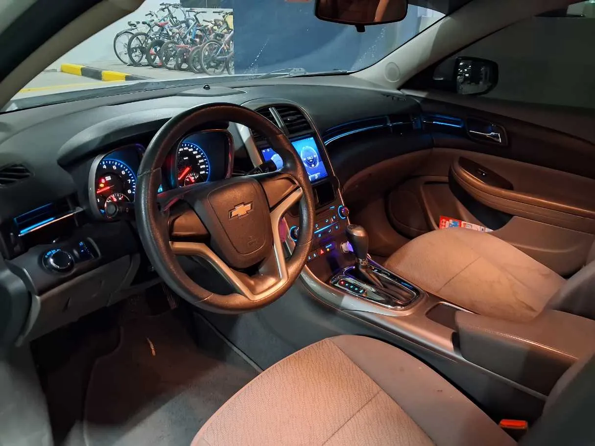 Car image 11