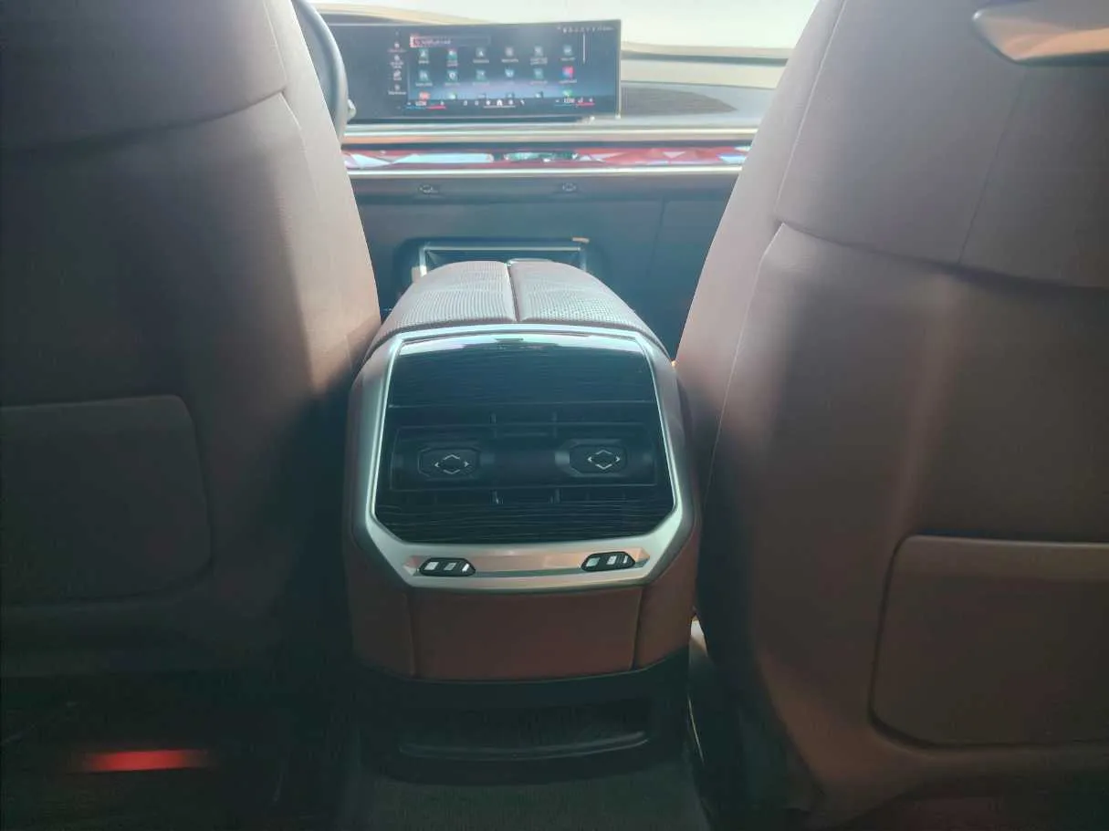 Car image 37