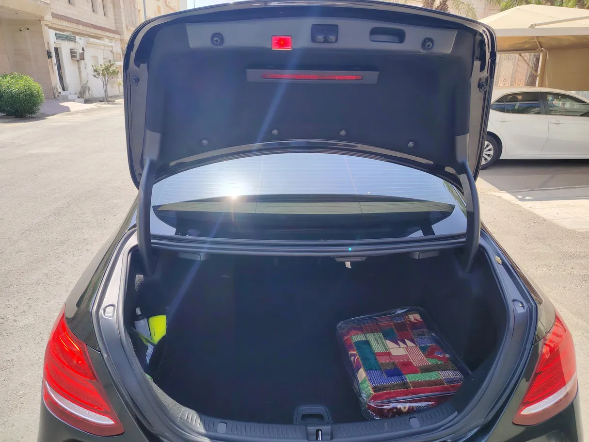 Car image 23
