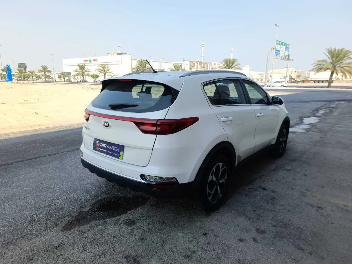 Car image 5