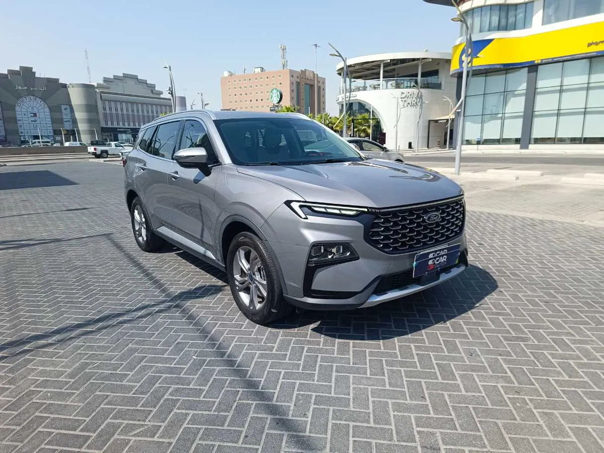 Car image 3